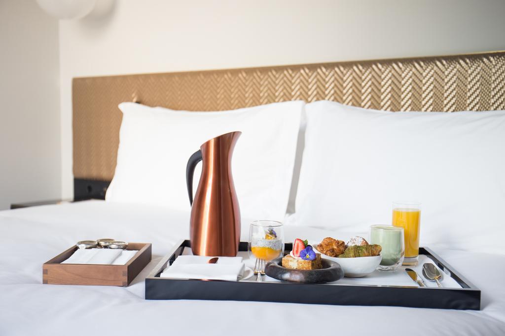 Nobu Hotel London Shoreditch Esterno foto Room service